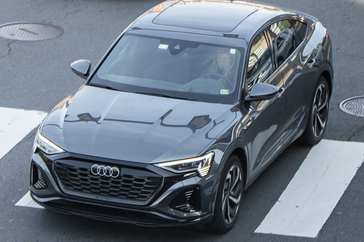 2020 Audi e-tron Premium Plus